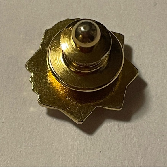 Vintage VFW Ladies Auxiliary 10K Gold Yellow Enamel lapel pin - Picture 5 of 9